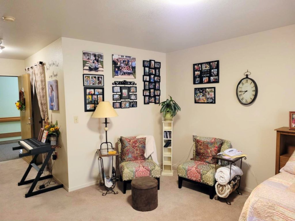 picture of decorated assisted living room